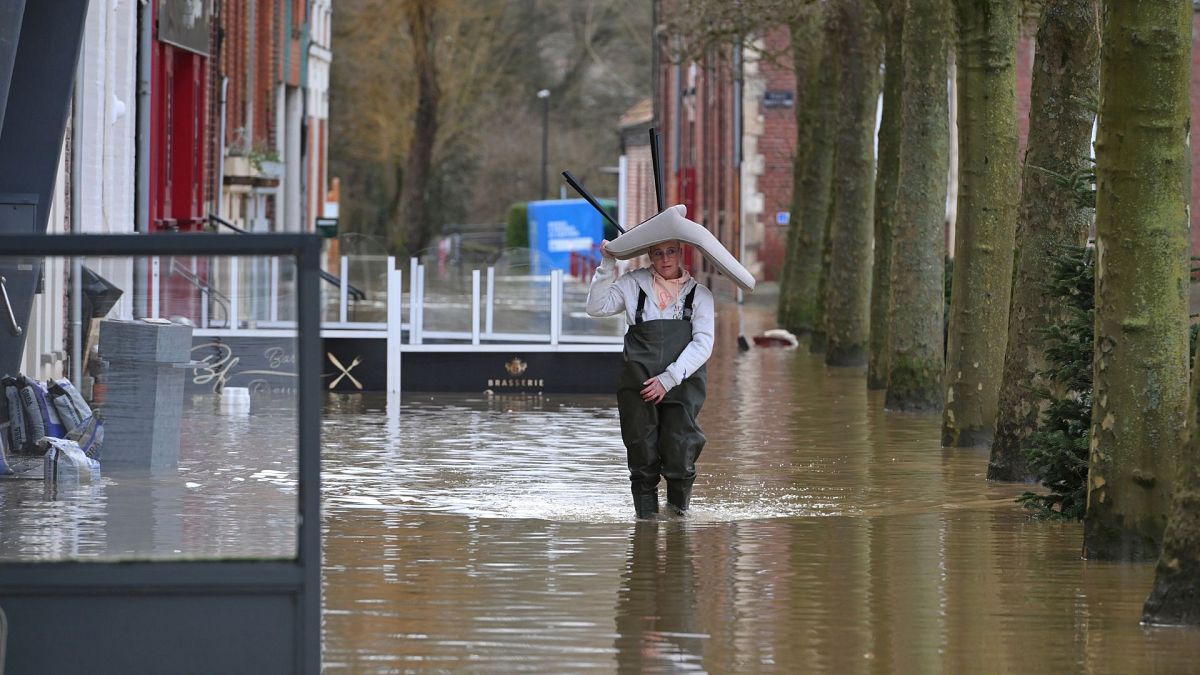 Защо Франция, Германия и Англия са наводнени - и вината ли е за изменението на климата?