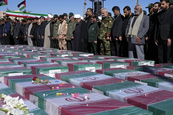 در انفجارهای کرمان ده‌ها نفر جان خود را از دست دادند