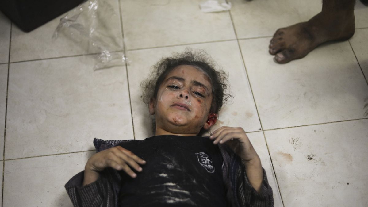 `Отвратителни сцени` в болници в Газа след убийството на командир на Хизбула