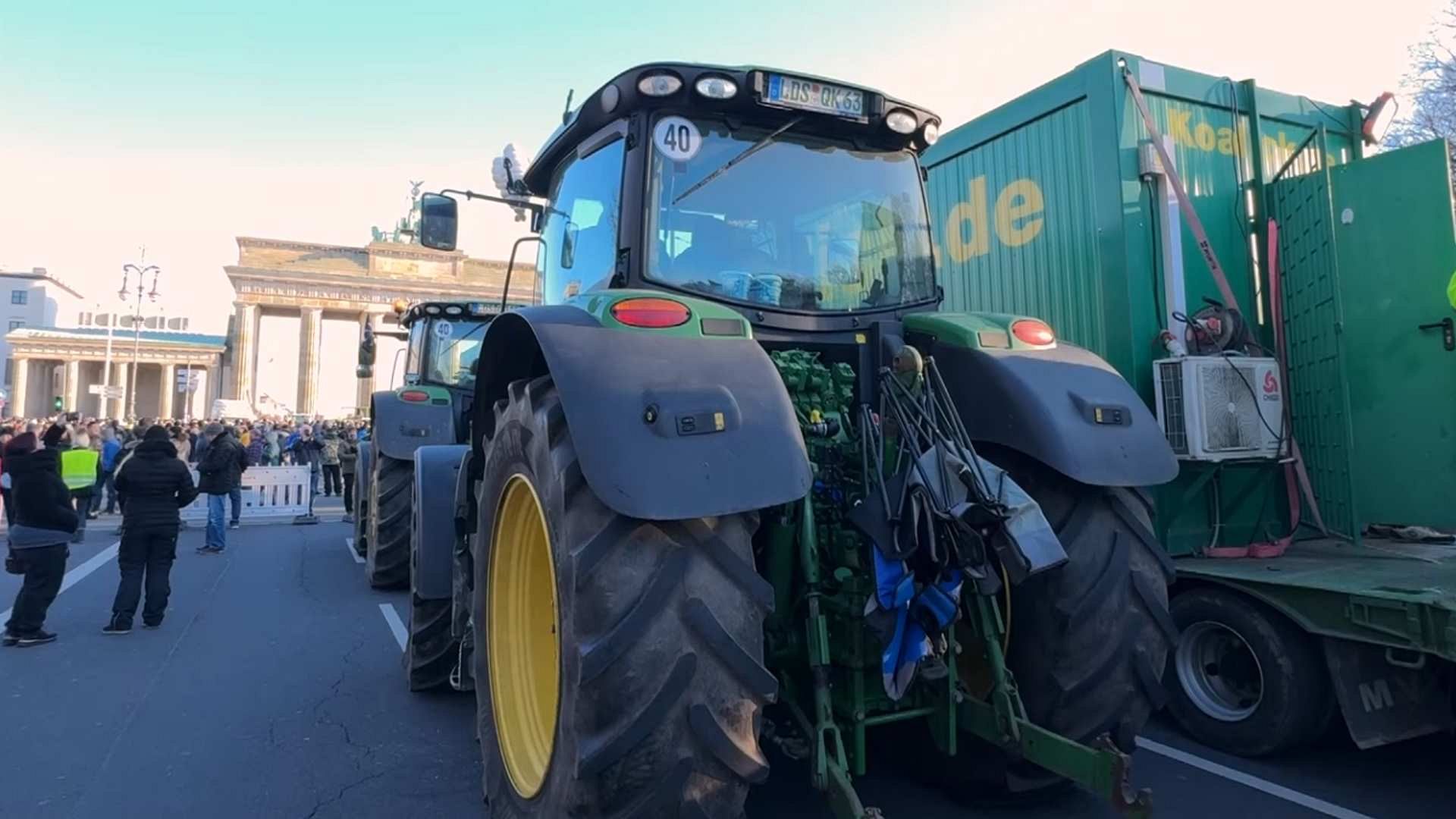 Demo-Woche Mit Traktoren: Bauern Protestieren In Ganz Deutschland ...