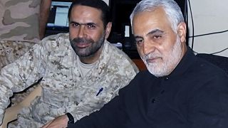Imagen en la que se ve al alto comandante de Hizbulá, Wissam Tawil, a la izquierda, varios años antes de ser eliminado en un ataque aéreo en una localidad del sur del Líbano.