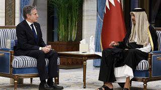US-Außenminister Antony Blinken in Katar mit Staatsoberhaupt Tamim Bin Hamad Al Thani.