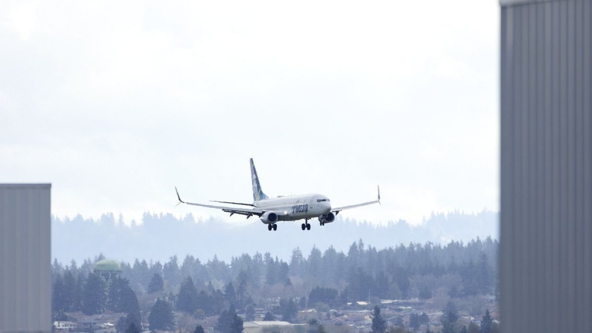 Авиокомпаниите откриват разхлабени болтове в чекове на самолет Boeing