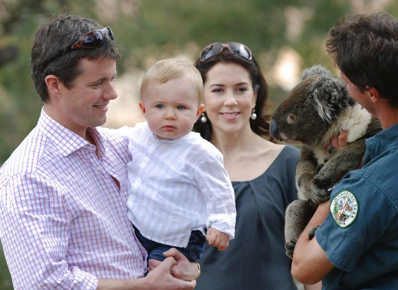 A dán koronaherceg, felesége, Mária és elsőszülött fiuk, Keresztély egy ausztráliai látogatáson 2006-ban
