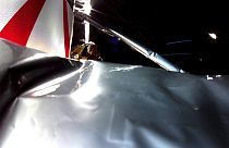 Monte edilmiş bir kameradan alınan görüntü, Peregrine iniş aracındaki yalıtımın hasar gördüğü bir bölümünü gösteriyor,