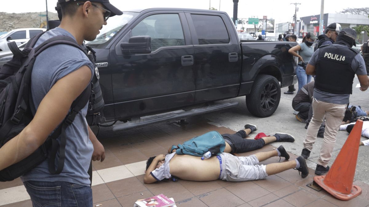 Festnahmen nach der Attacke auf einen TV-Sender in Guayaquil am 9.1.24