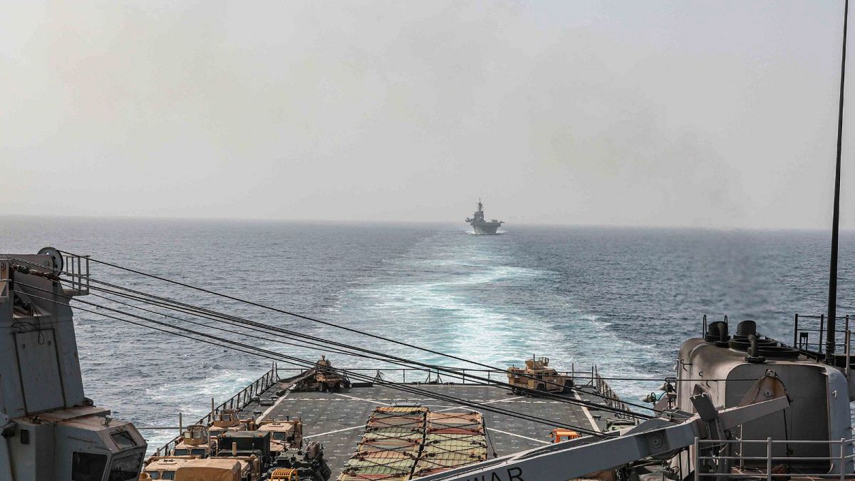 САЩ и Обединеното кралство осуетяват най-голямата атака на хусите в Червено море