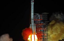 صورة من الأرشيف لإطلاق صاروخ صيني إلى الفضاء. 2018/12/08