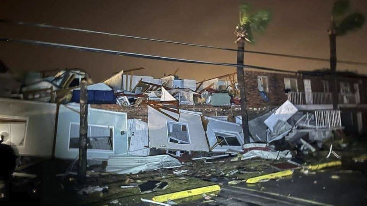 تُظهر هذه الصورة حجم الأضرار الناجمة عن العاصفة التي ضربت ولاية فلوريدا 
