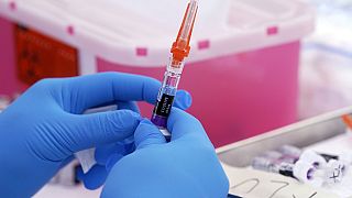 What to know about the COVID variant that may cause 'razor blade' sore throats