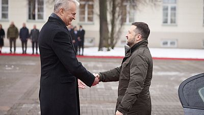 O Presidente ucraniano, Volodymyr Zelenskyy, com o  Presidente da Lituânia, Gitanas Nauseda