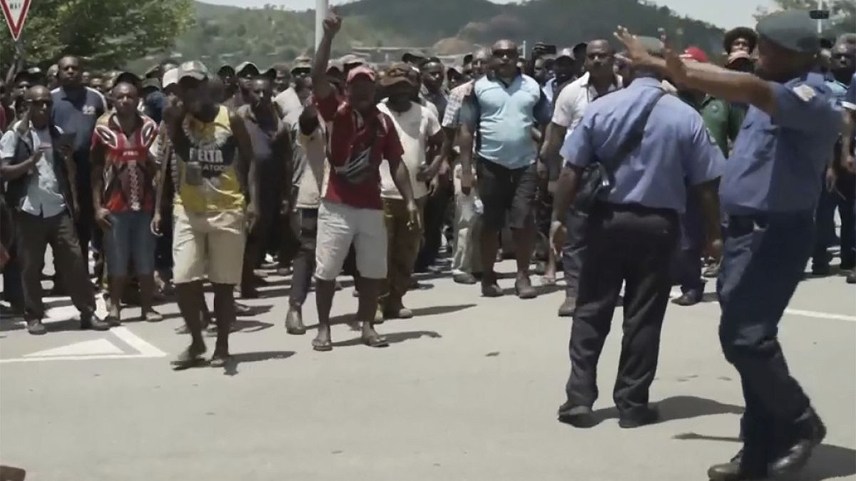 Fermo immagine di un video che mostra la protesta a Port Moresby, 10 gennaio 2024