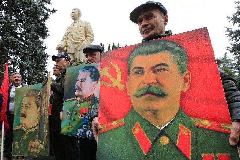 Ammiratori di Stalin sfilano in Georgia a Gori, nel 70esimo anniversario della sua morte