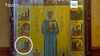 La figura de Stalin al lado de la Virgen María en el icono vandallizado