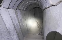 Die israelische Armee hat eigenen Angaben zufolge einen riesigen unterirdischen Tunnel in Chan Junis freigelegt.