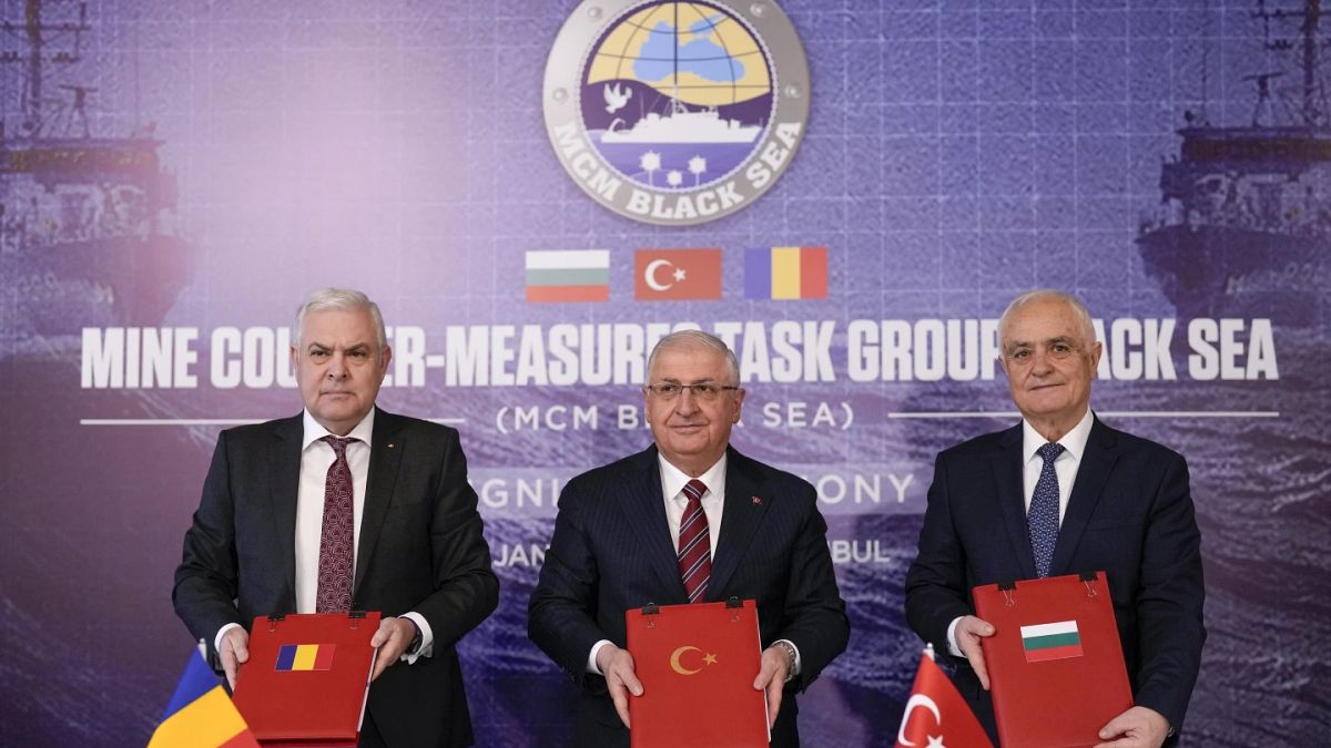 Turkey, Bulgaria and Romania sign deal to tackle Black Sea mines thumbnail