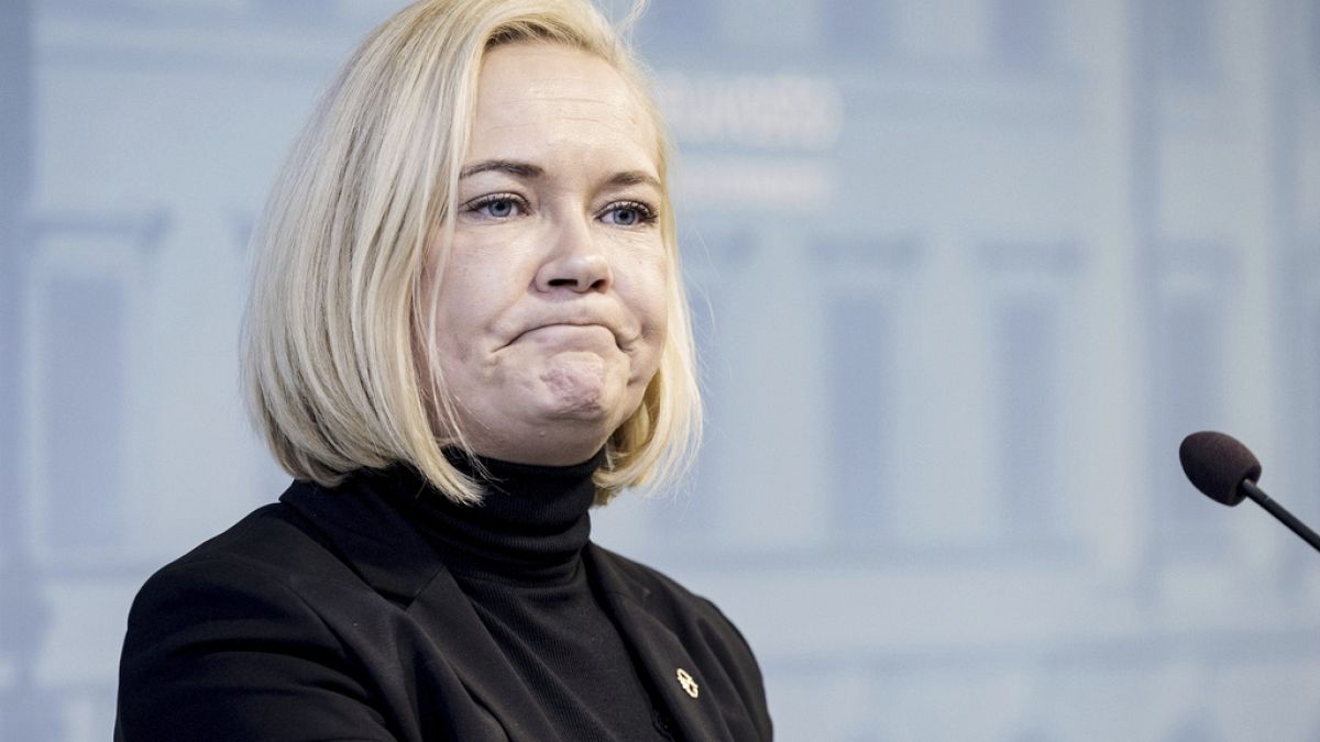 A ministra do Interior finlandesa Mari Rantanen anunciou que a fronteira com a Rússia permanecerá encerrada até 11 de fevereiro