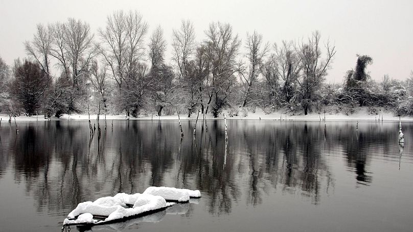 Inverno no rio Danúbio.