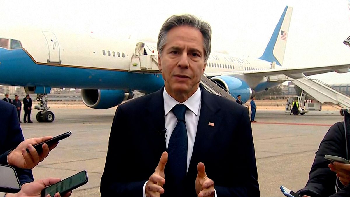 آنتونی بیلنکن وزیر امور خارجه آمریکا پیش از ترک قاهره در پایان سفر خاورمیانه خود 