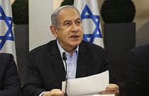 Le Premier ministre israélien Benjamin Netanyahu lors de la réunion hebdomadaire du cabinet au ministère de la Défense à Tel Aviv, Israël, le 7 janvier 2024