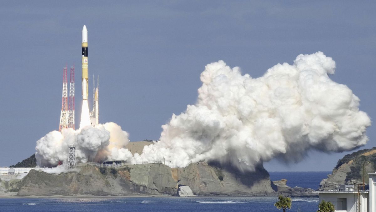 Japonya, H2A roketini Kagoshima'daki Tanegashima Uzay Merkezi'ndeki fırlattı