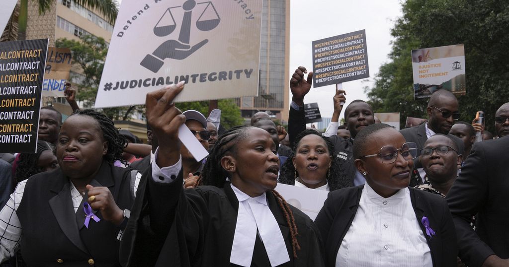 Kenyan Lawyers Protest Against Rutos Threats On Judges Africanews 