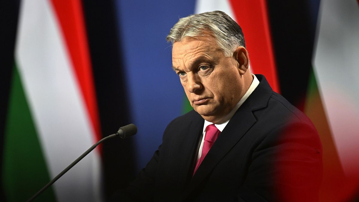 Na carta conjunta, os eurodeputados acusam o primeiro-ministro Viktor Orbán de perturbar as decisões colectivas da UE.