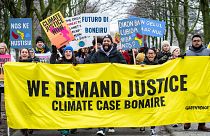 Huit habitants de Bonaire, ainsi que Greenpeace Pays-Bas, poursuivent l'État néerlandais en justice.