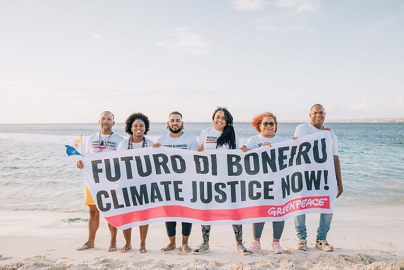 Les habitants de Bonaire lors du tout premier événement climatique sur l'île