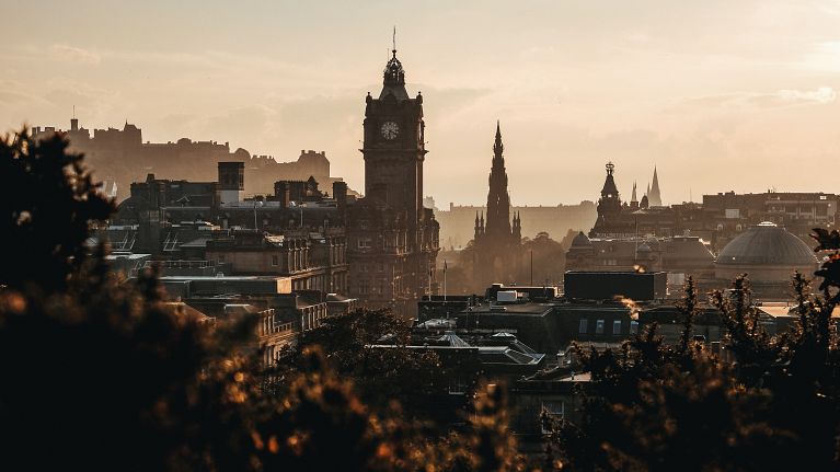 It’s good news for visitors to the UK who will be able to travel between two of its most popular tourist destinations more easily. 