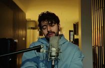 شروین حاجی‌پور، خواننده جوان ایرانی با آهنگ «برای» شهرتی جهانی یافت
