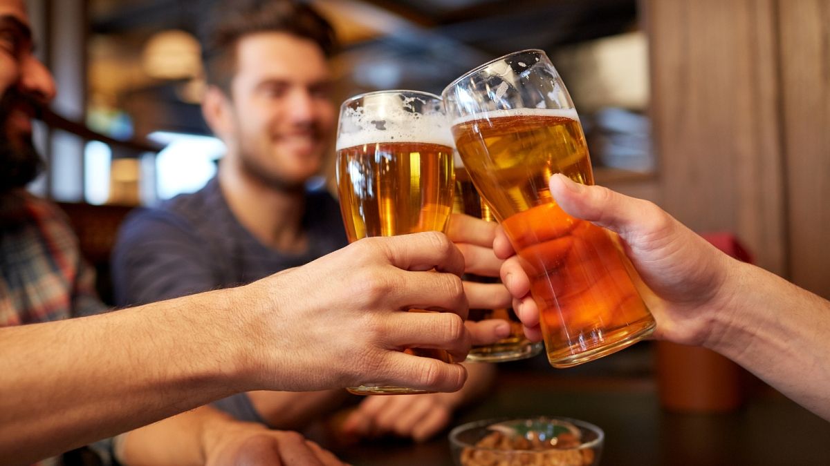 Потребление алкоголя даже в малых объемах не является безопасным для нашего здоровья", - предупреждает ВОЗ