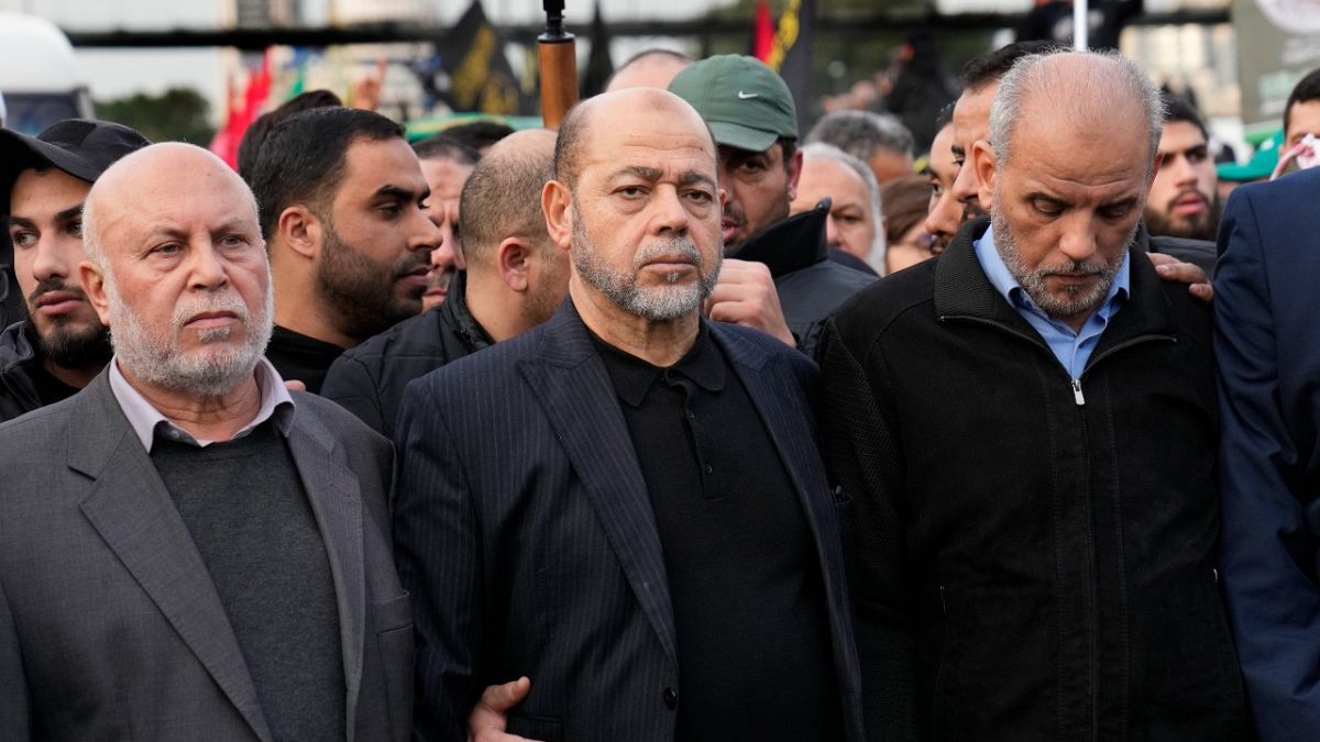 موسى أبو مرزوق، أحد قادة حركة حماس خلال جنازة صالح العاروري، في بيروت، لبنان.