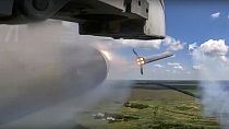 Ρωσικό μαχητικό εκτοξεύει πύραυλο - φώτο αρχείου