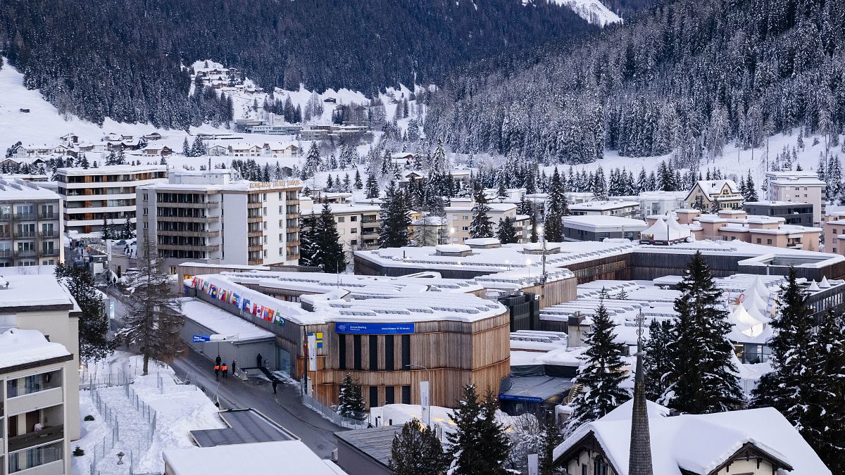 مركز دافوس للمؤتمرات، وسط المنتجع الذي سيعقد فيه المنتدى الاقتصادي العالمي في دافوس، سويسرا، السبت 13 يناير 2024.