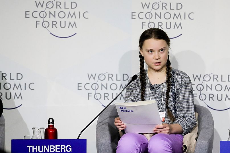 Η ακτιβίστρια για το κλίμα Γκρέρα Τούνμπεργκ μιλάει σε πάνελ στο Νταβός το 2019.