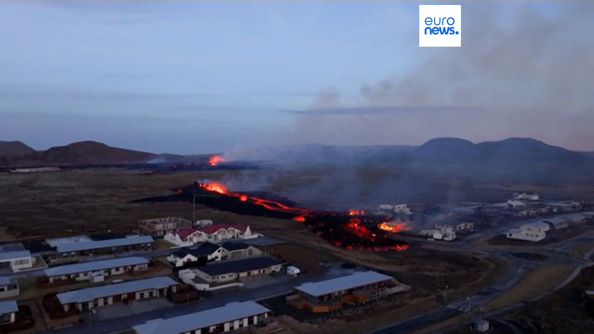 A lávafolyam, még mindig veszélyes az izlandi Grindavík környékén