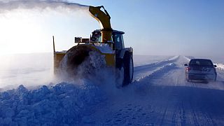 Doğu Türkistan'ın Altay bölgesinde kar temizleme çalışmaları (arşiv) 