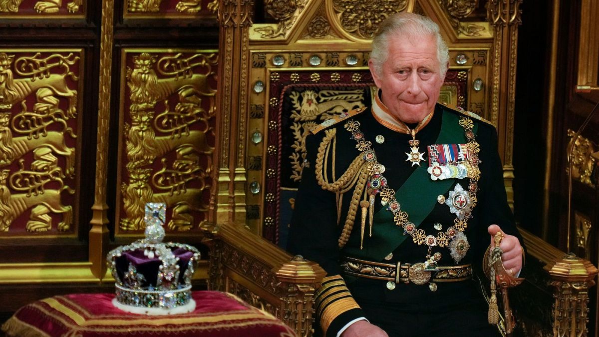 Кабинетът на Обединеното кралство защити проект за портрет на монарх,