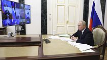 El presidente de Rusia, Vladímir Putin, lidera una reunión de su gabinete a través de videoconferencia en el Kremlin, en Moscú (Rusia) este miércoles 17 de enero de 2024