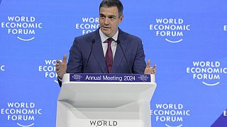 Pedro Sánchez, primer ministro de España, pronuncia su discurso en la reunión anual del Foro Económico Mundial en Davos, Suiza, el miércoles 17 de enero de 2024.