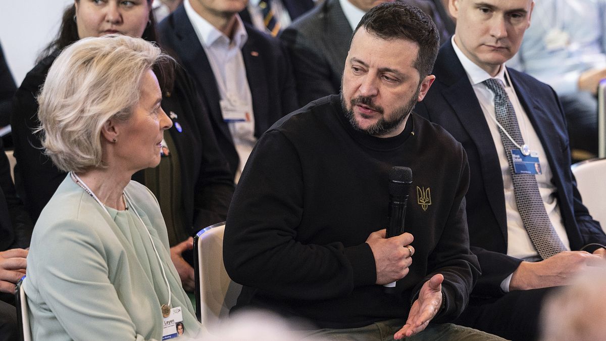 A presidente da Comissão Europeia esteve em várias sessões com o presidente da Ucrânia, no FEM, em Davos