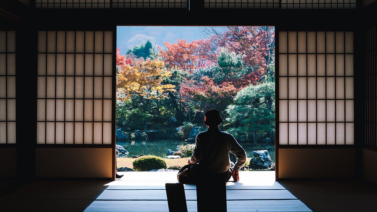 Работете за вашия престой: Този японски стартиращ бизнес свързва туристи с ограничени пари и хотели с недостиг на персонал