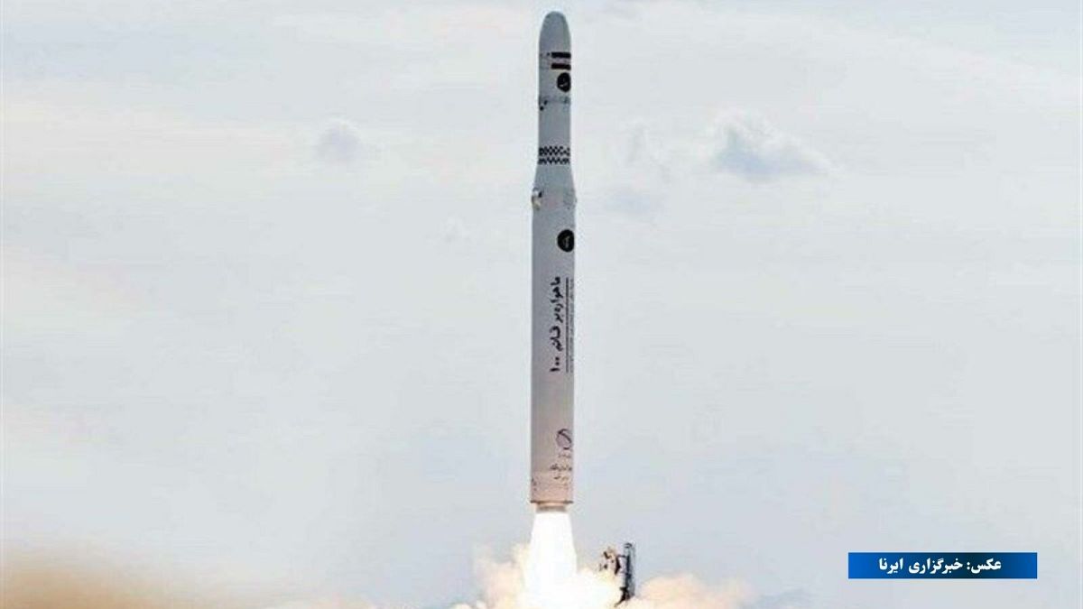 Εκτόξευση πυραύλου που μεταφέρει δορυφόρους στο διάστημα στο Ιράν