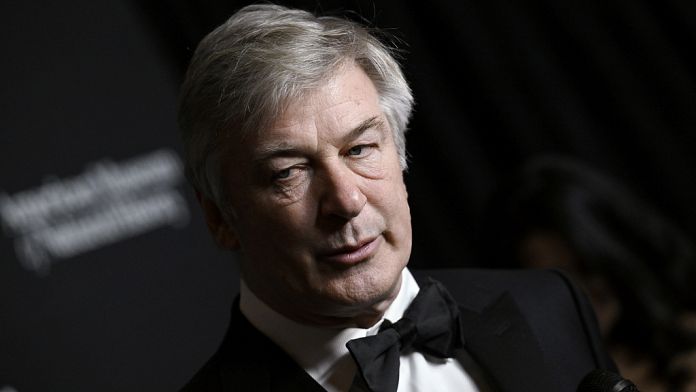 Alec Baldwin charged with involuntary manslaughter over fatal shooting on ‘Rust’ film set thumbnail