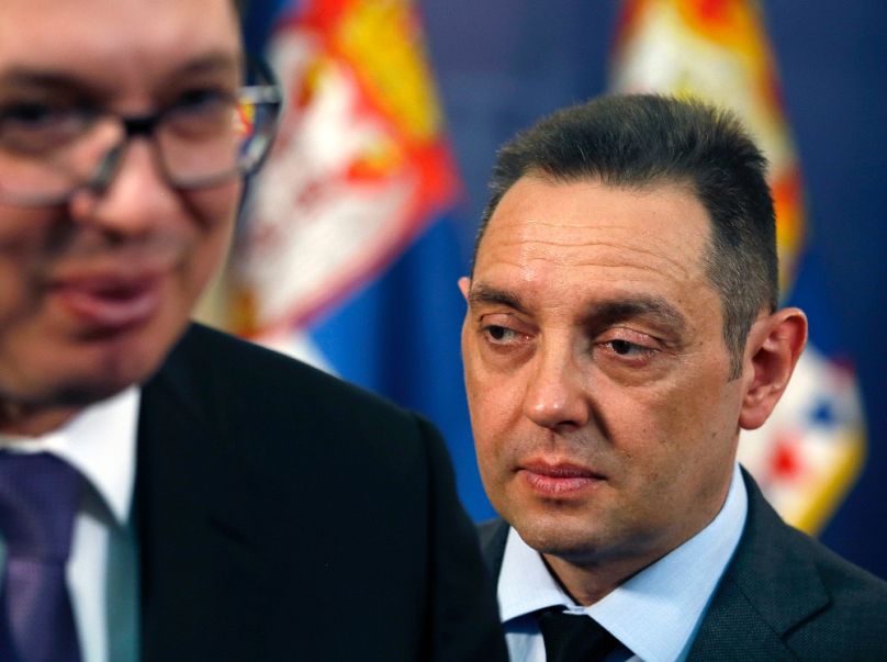Aleksandar Vulin, akkor még szerb védelmi miniszterként és Aleksandar Vučić államfő, 2018-ban