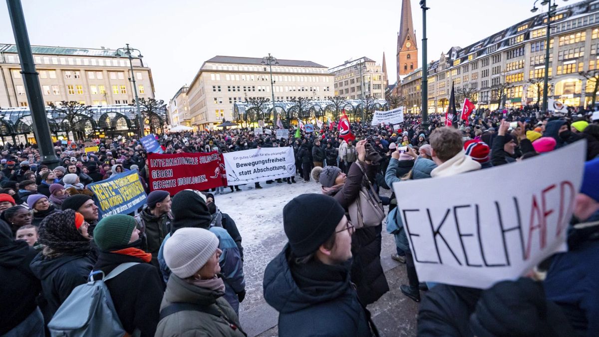 Számos német településen tüntettek a szélsőjobboldal ellen 