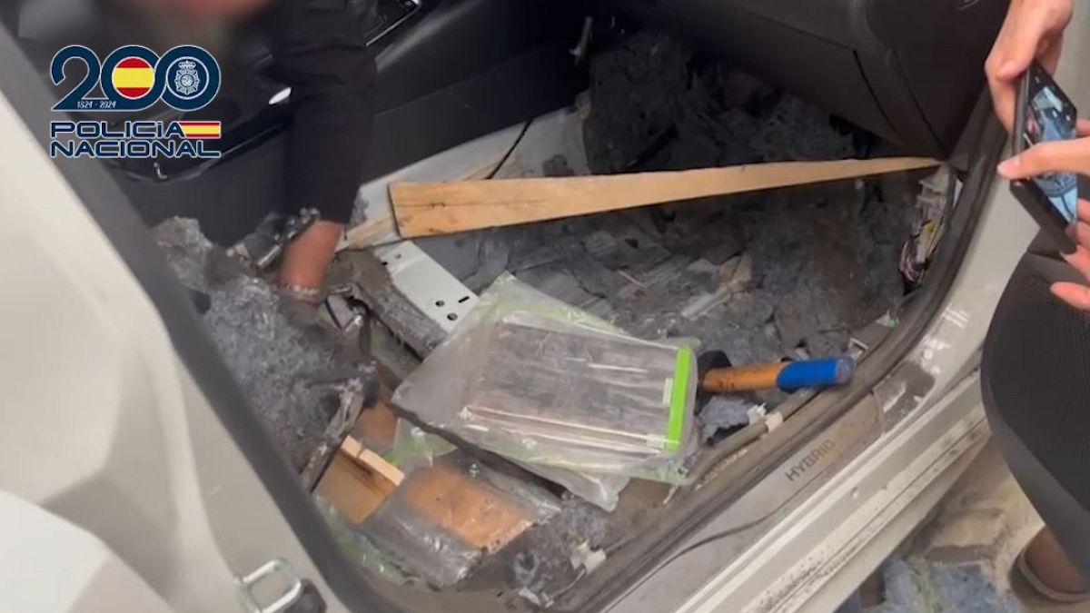Spanische Polizei entdeckt Drogenversteck in Fahrzeug