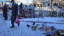  جثث ضحايا قتلوا أثناء قصف تعرضت له دونيتسك، شرق أوكرانيا،  21 يناير 2024.