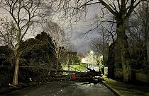 Halálos áldozata is van a Nagy-Britannián végigsöpört viharnak